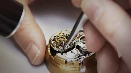 浪琴官網客服電話（浪琴手表機芯生銹的解決方法）