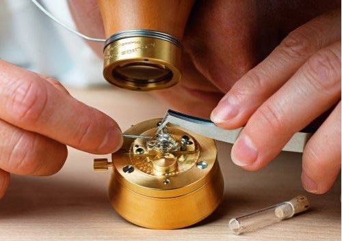 浪琴官網客服電話（浪琴手表機芯生銹的解決方法）
