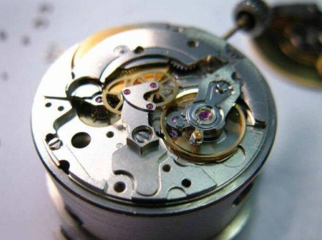 浪琴官網客服電話（浪琴手表機芯生銹的解決方法）