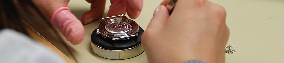 浪琴官網客服電話（浪琴手表機芯生銹的解決方法）